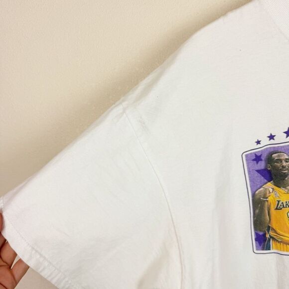 NBA Lakers Kobe Bryant 2002 White Tee Shirt - Picture 5 of 6